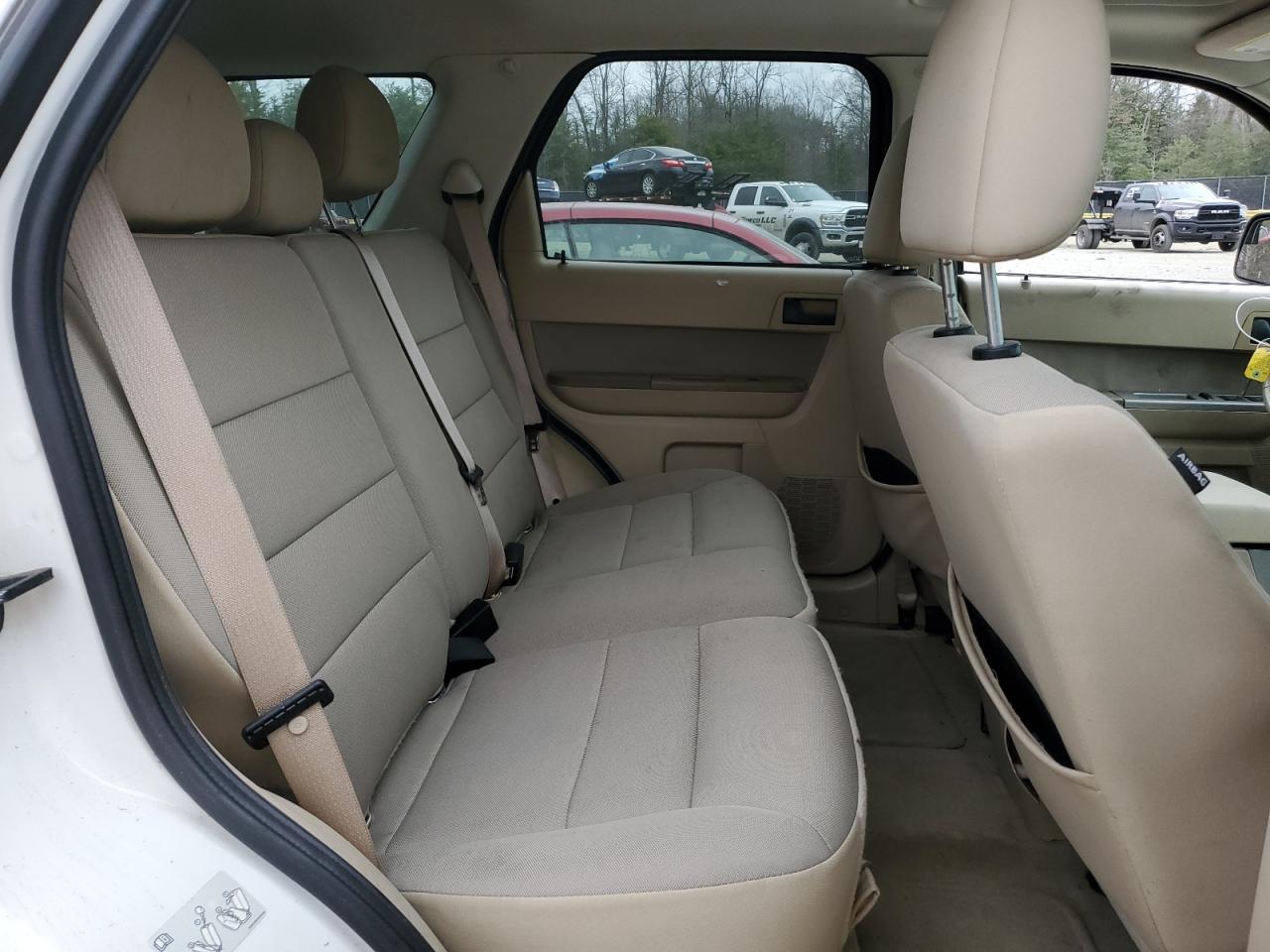 2011 Ford Escape - Image 11