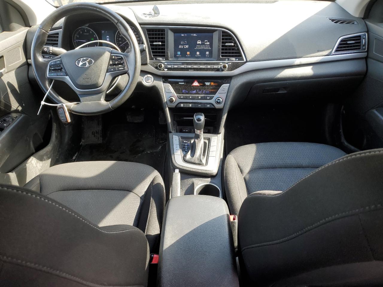 2017 Hyundai Elantra - Image 8