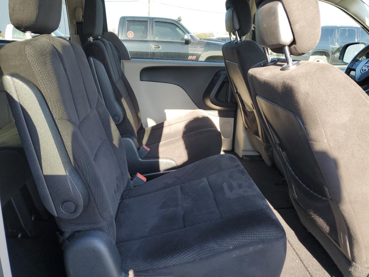 2012 Dodge Caravan - Image 11