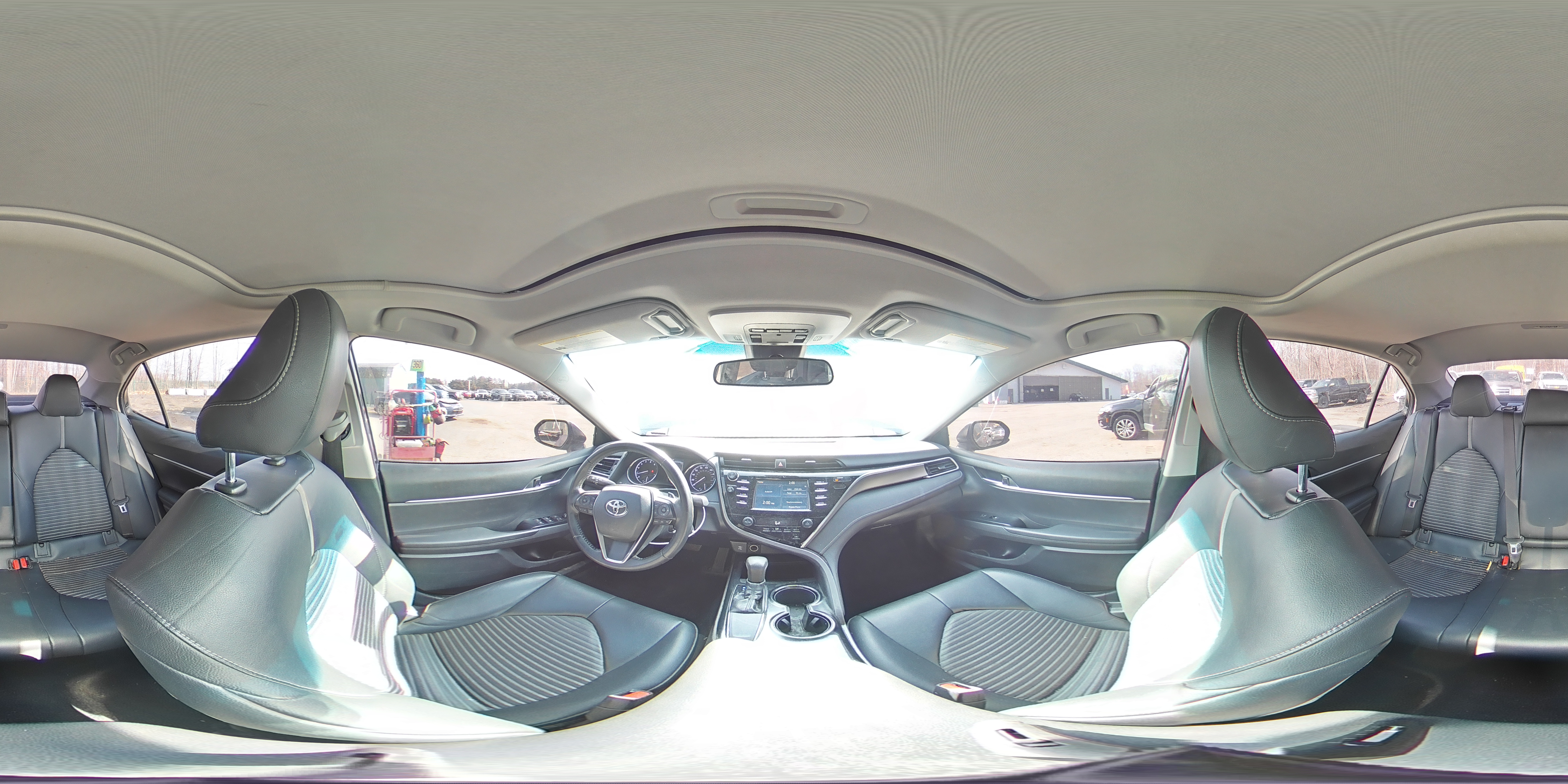 2018 Toyota Camry - Image 12