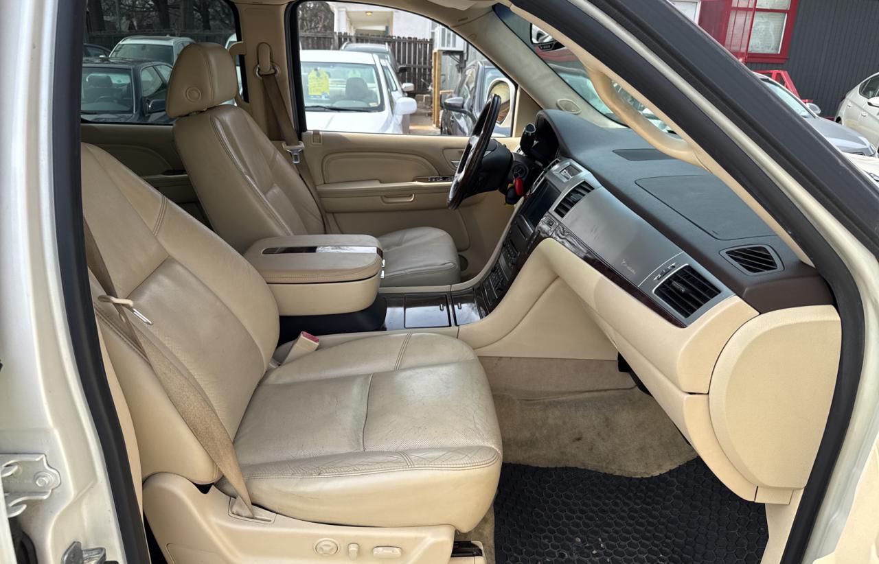 2007 Cadillac Escalade - Image 5