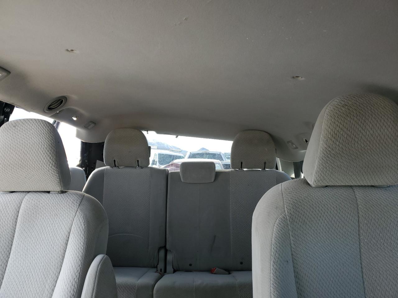 2011 Toyota Sienna - Image 10