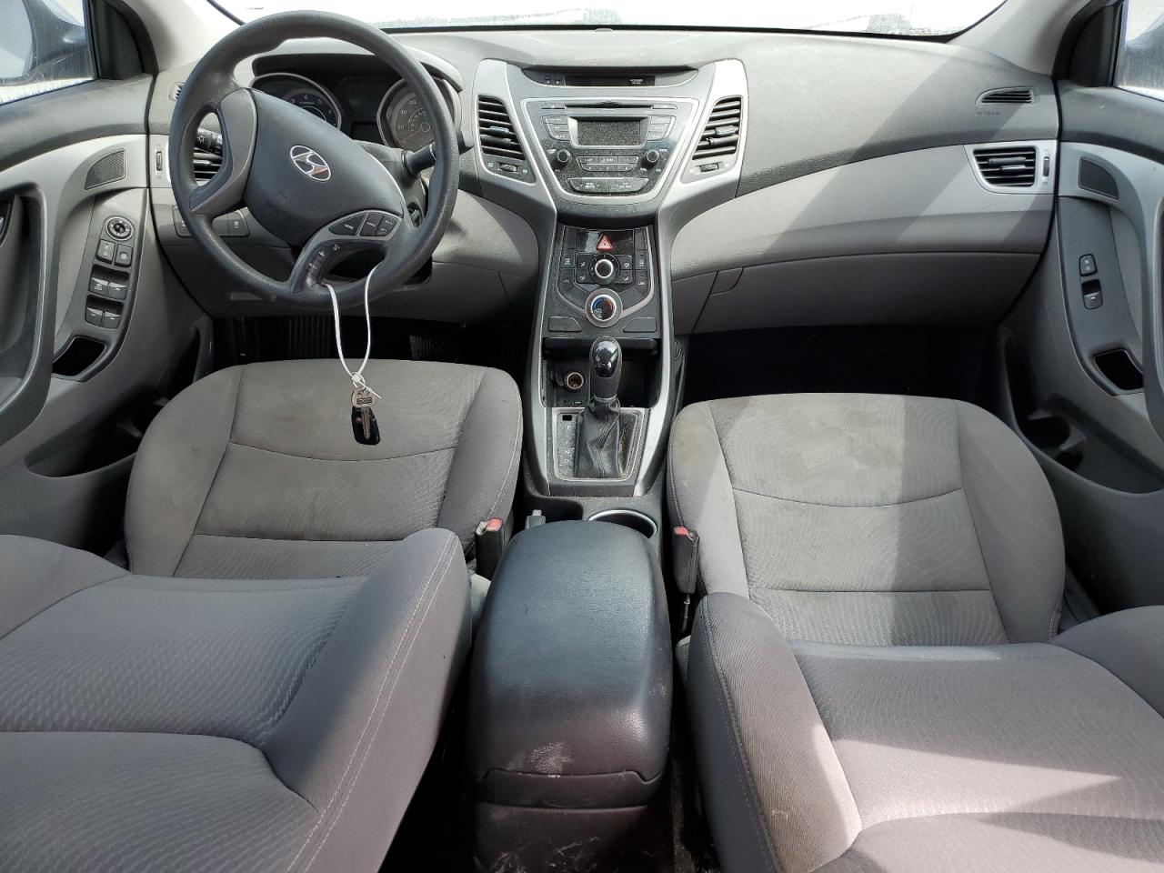 2015 Hyundai Elantra - Image 8