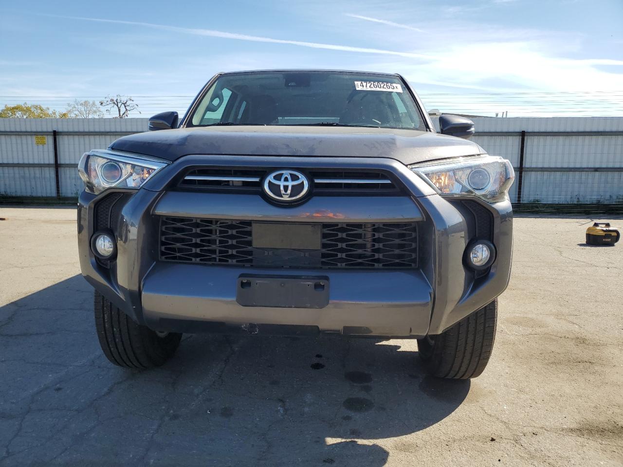 2020 Toyota 4Runner - Image 5