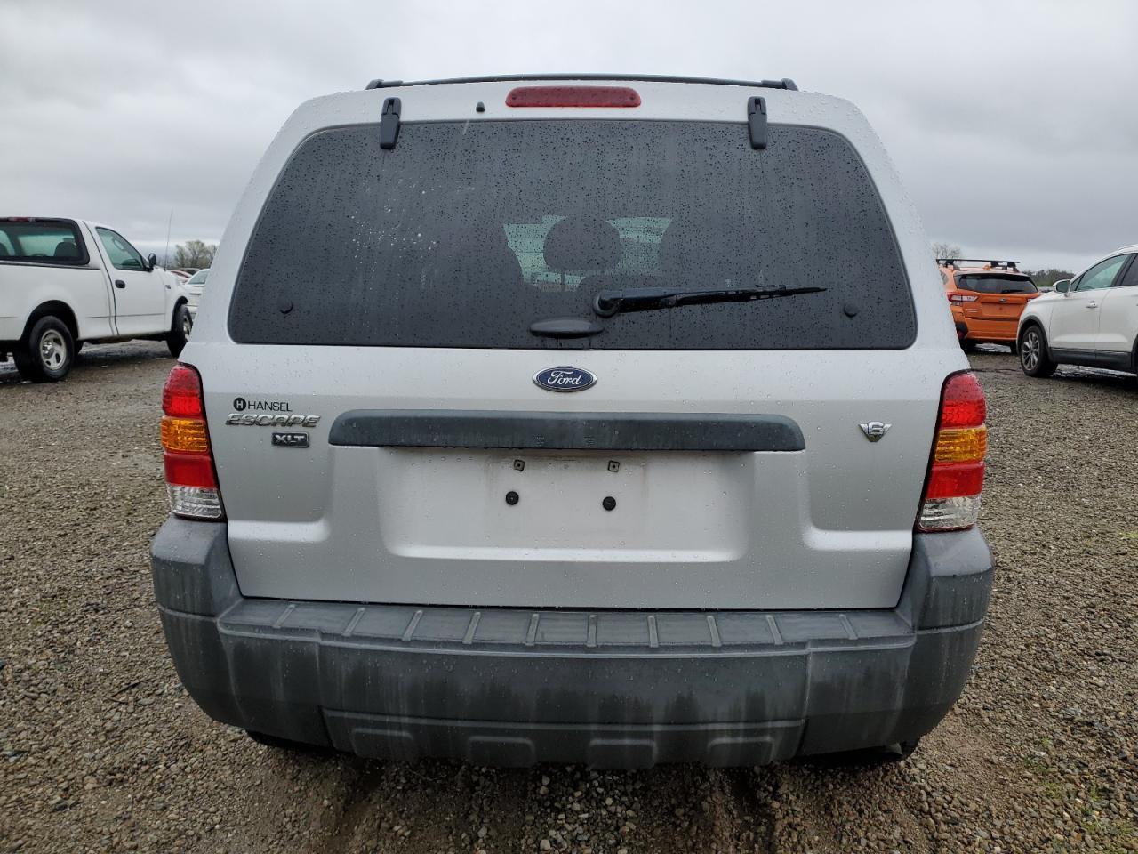 2005 Ford Escape - Image 6