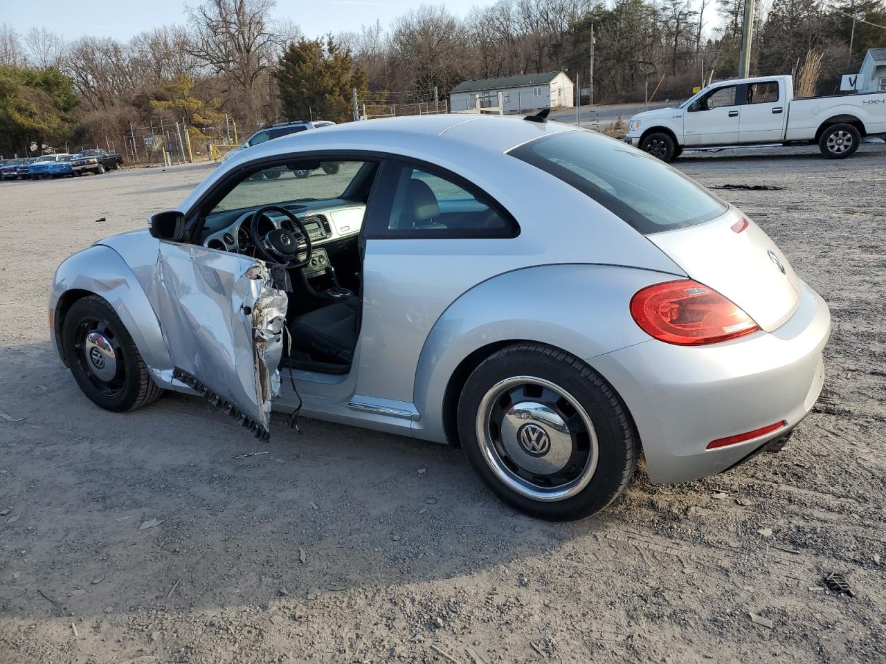 2014 Volkswagen Beetle - Image 2