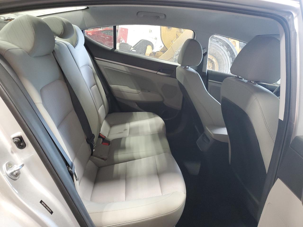2017 Hyundai Elantra - Image 10