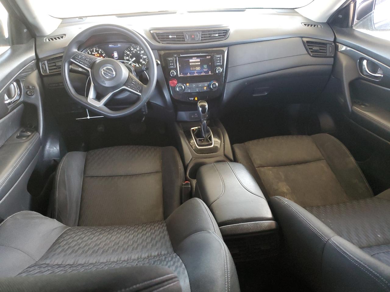 2018 Nissan Rogue - Image 8