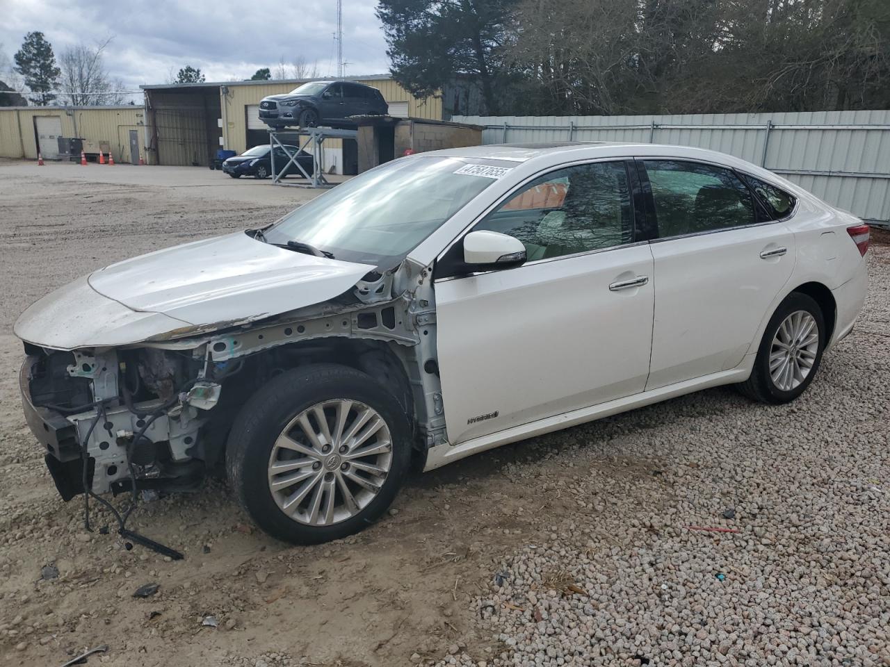 2013 Toyota Avalon - Image 1
