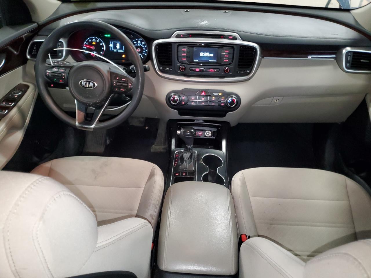 2017 Kia Sorento - Image 8