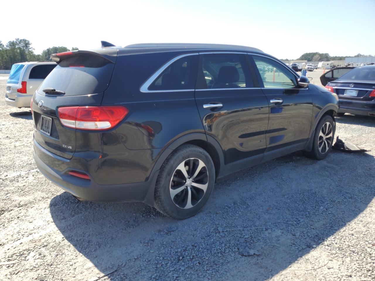 2016 Kia Sorento - Image 3