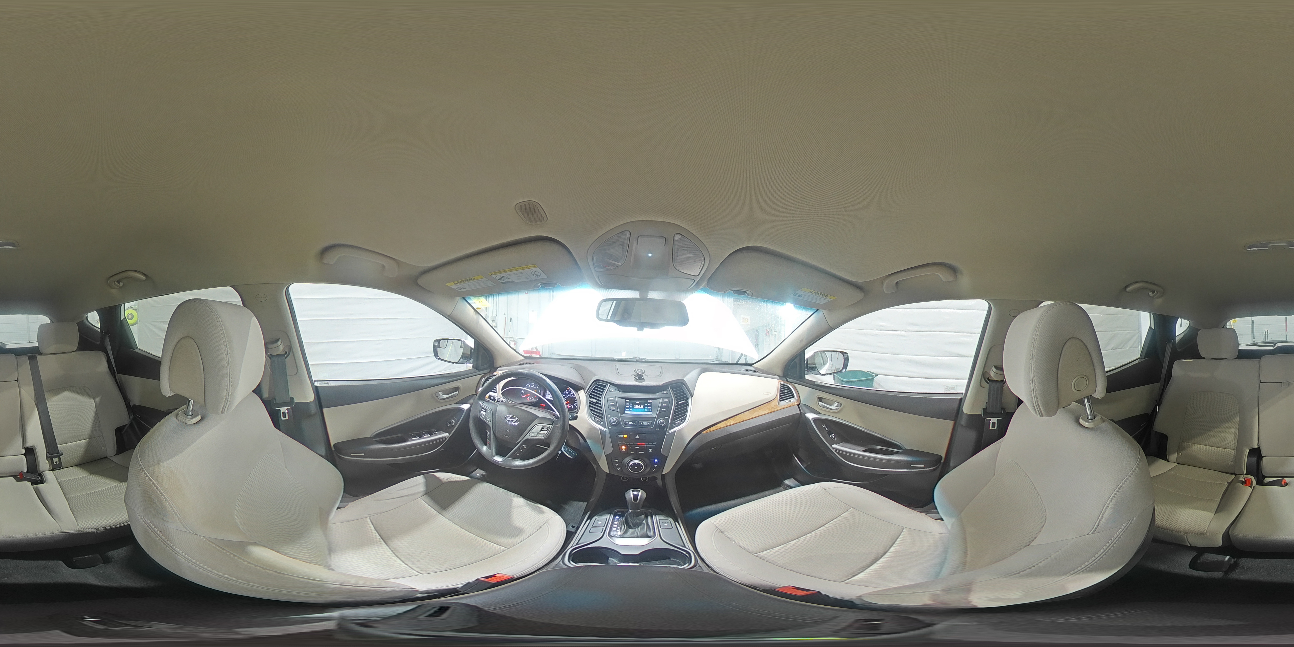 2016 Hyundai Santa Fe - Image 15