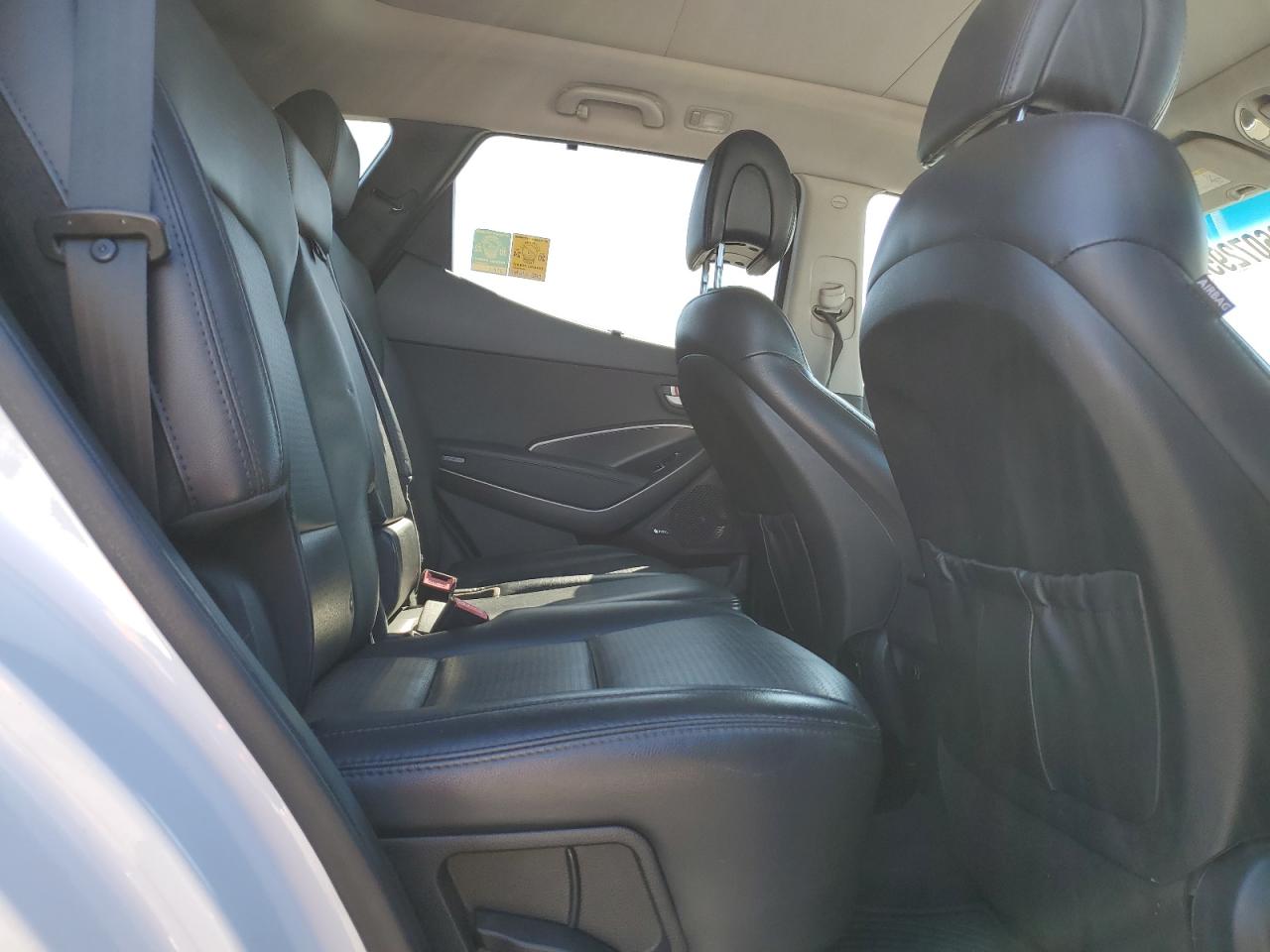 2014 Hyundai Santa Fe - Image 11