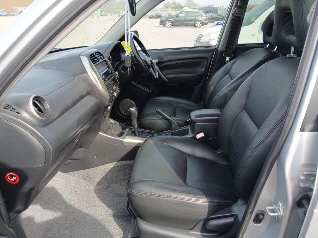 2004 TOYOTA RAV4 XT4 V