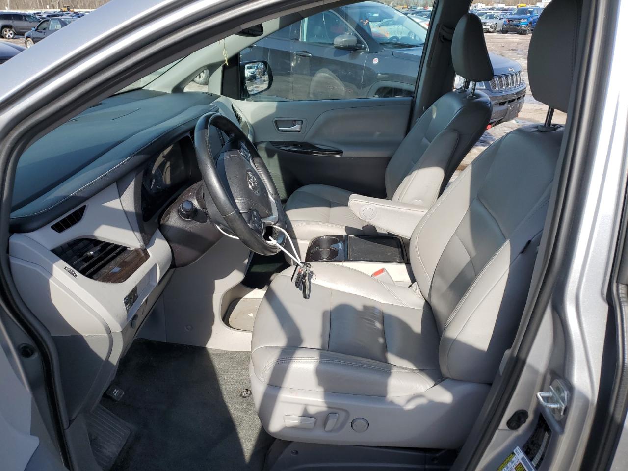 2018 Toyota Sienna - Image 7