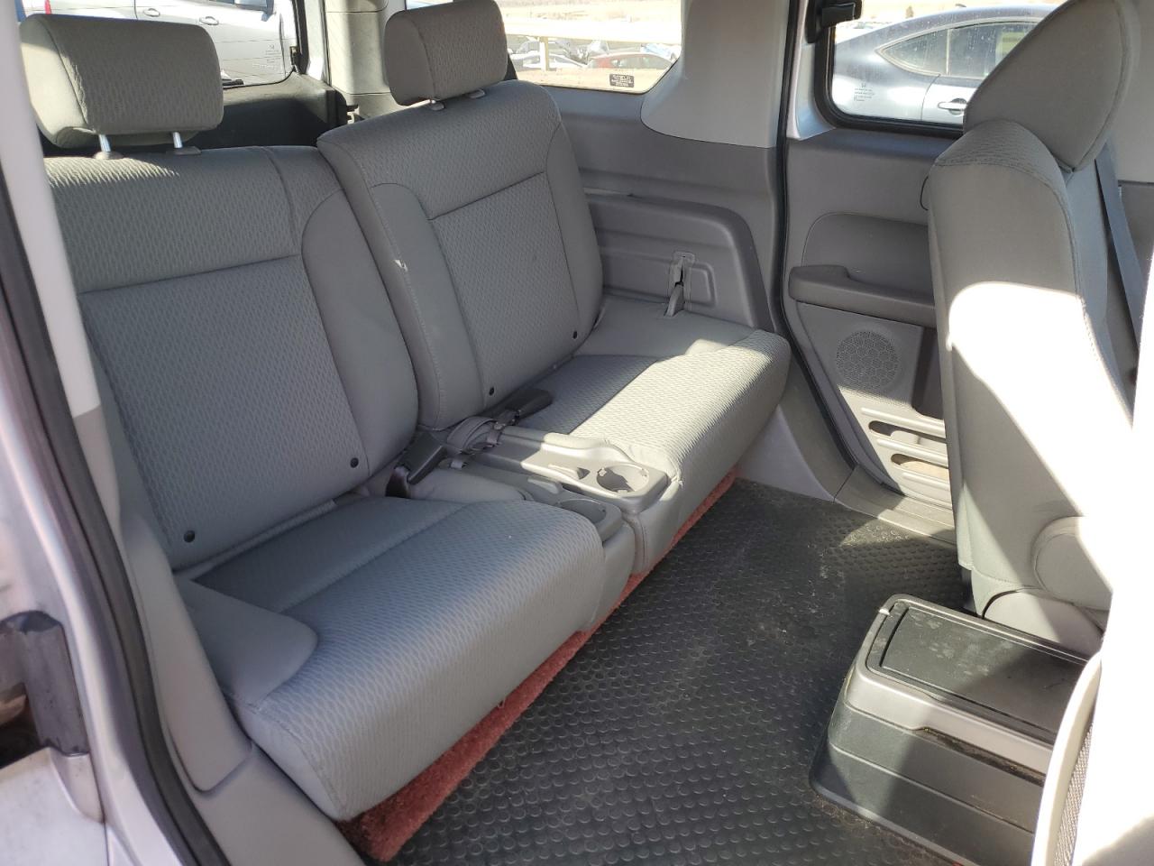 2009 Honda Element - Image 11