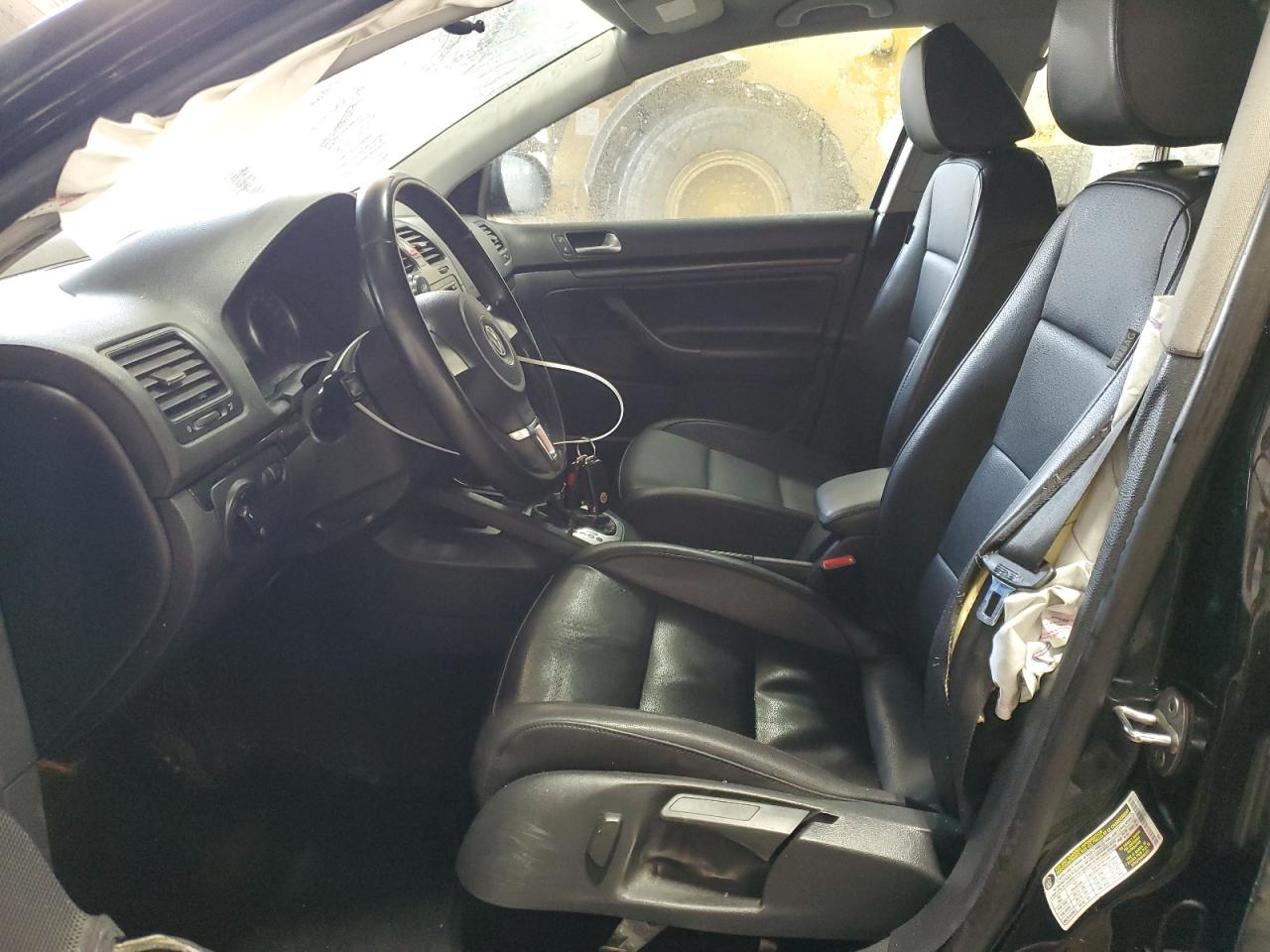 2010 Volkswagen Jetta - Image 7