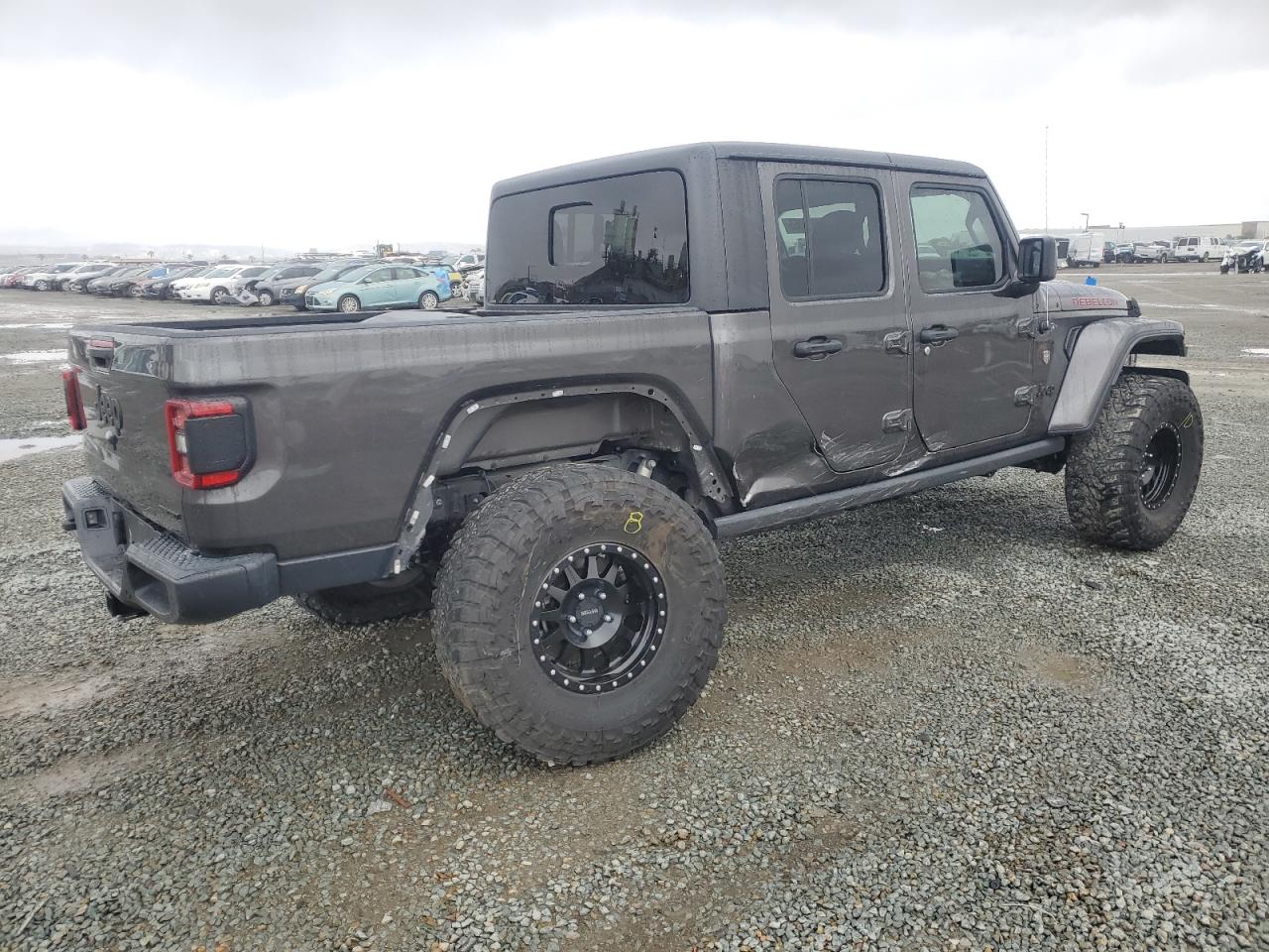 2021 Jeep Gladiator - Image 3