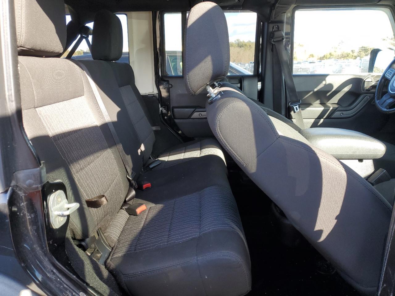 2012 Jeep Wrangler - Image 11