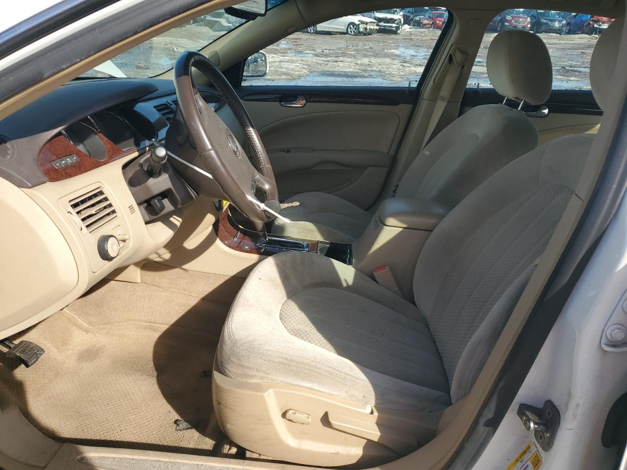 2010 Buick Lucerne - Image 7