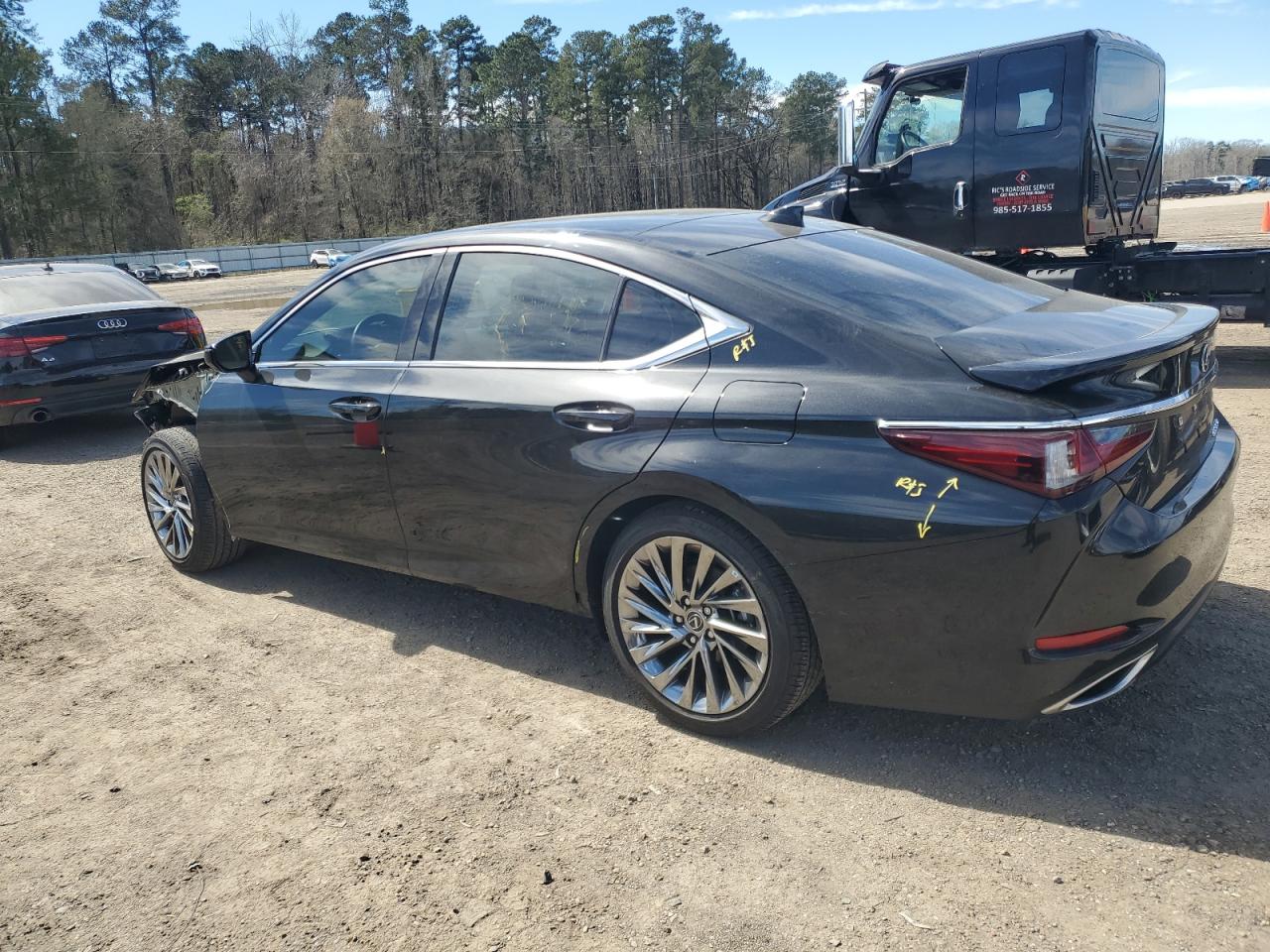 2024 Lexus ES - Image 2