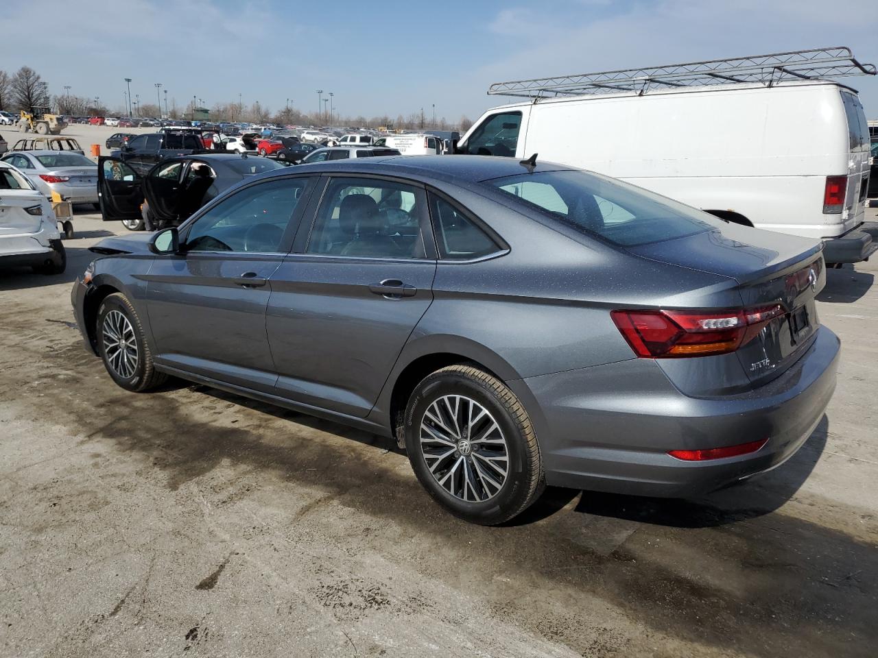 2019 Volkswagen Jetta - Image 2