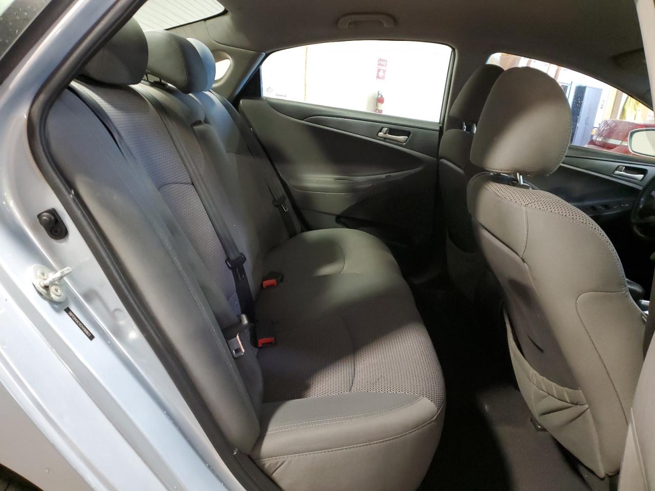 2012 Hyundai Sonata - Image 10