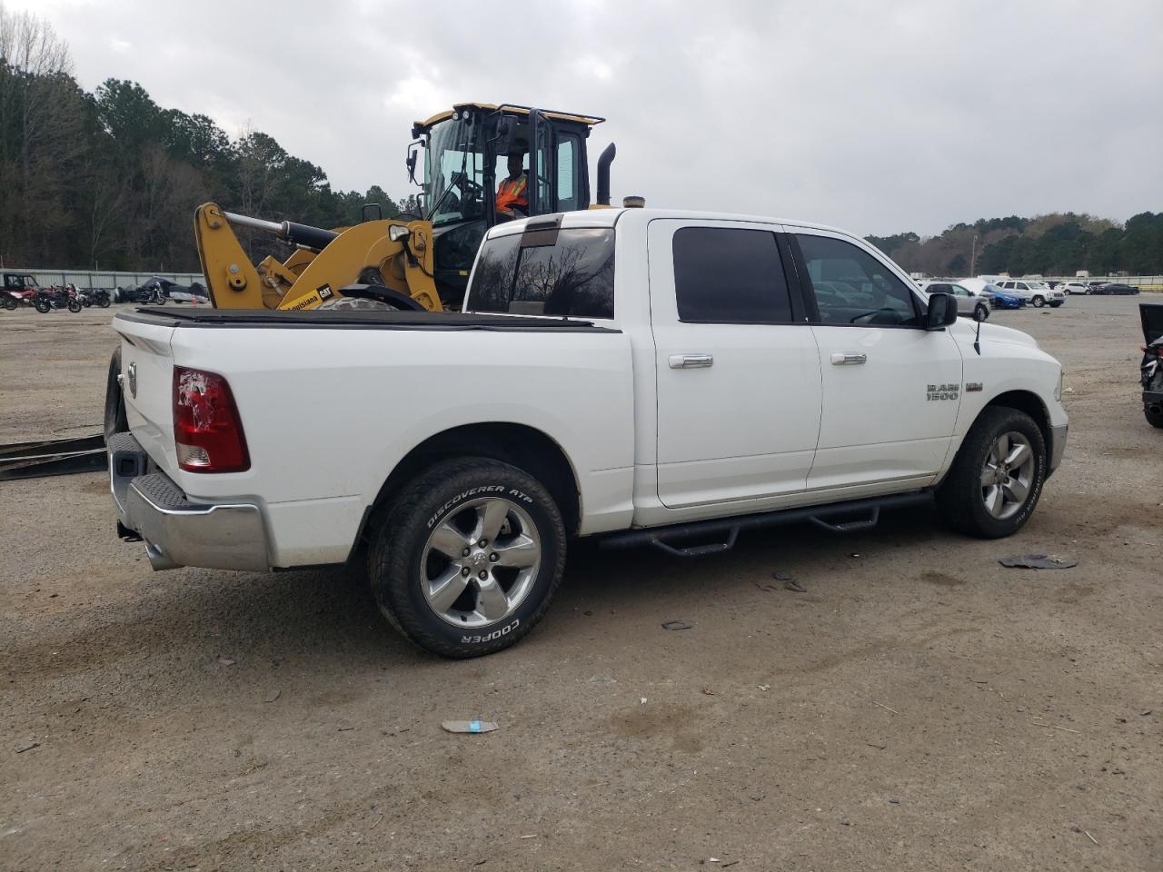 2015 RAM 1500 - Image 3