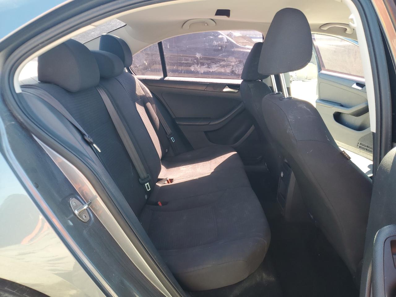 2015 Volkswagen Jetta - Image 10
