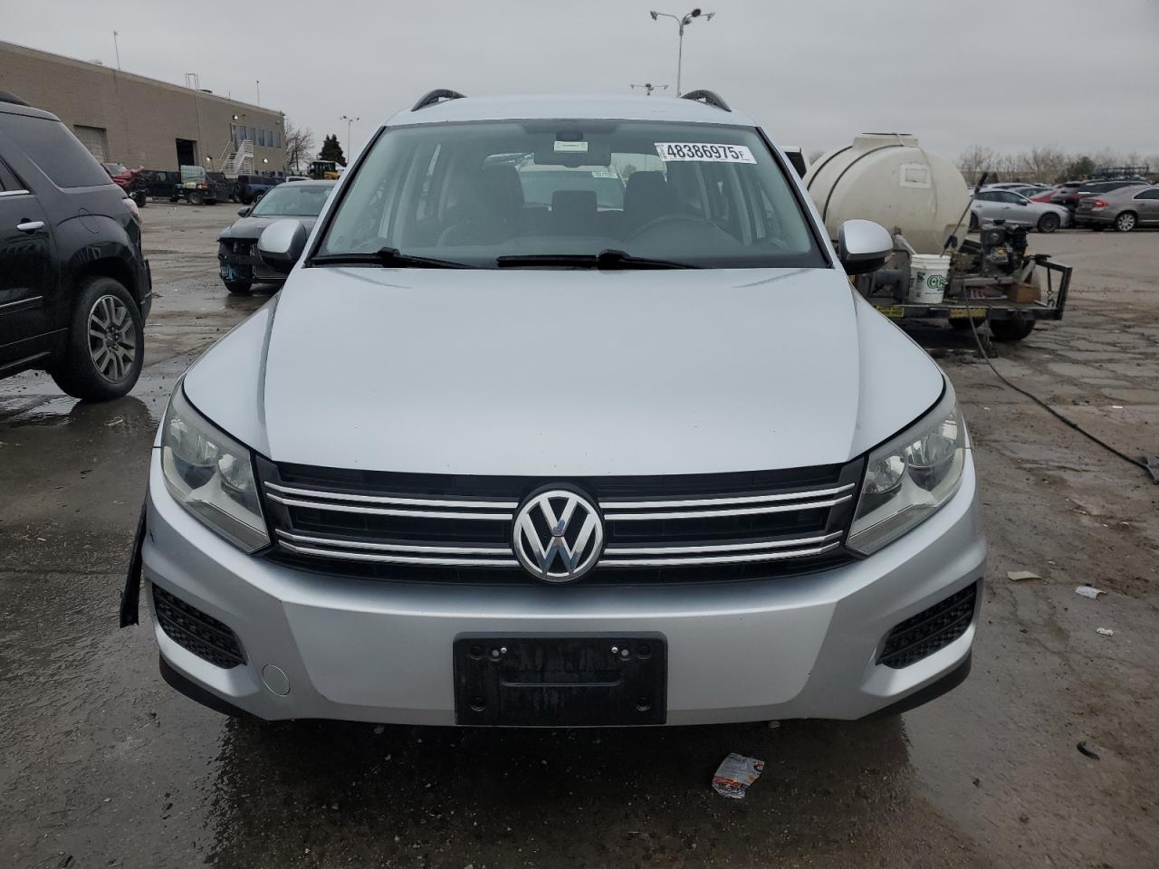 2017 Volkswagen Tiguan - Image 5
