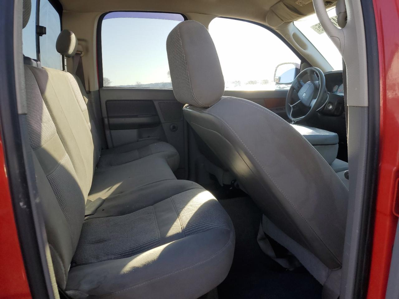 2006 Dodge RAM - Image 10