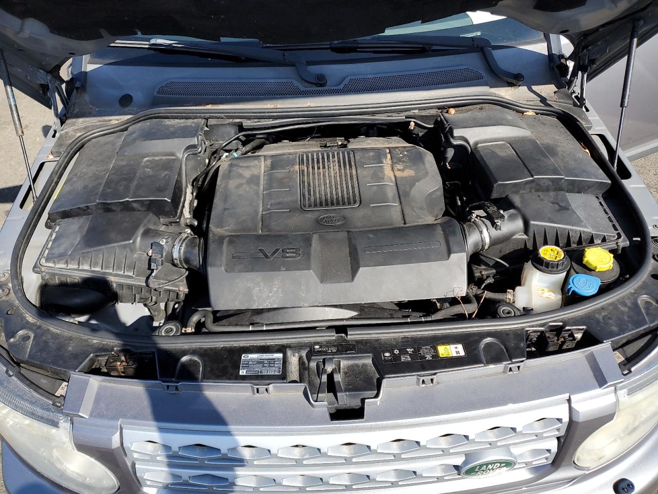 2011 Land Rover LR4 - Image 12