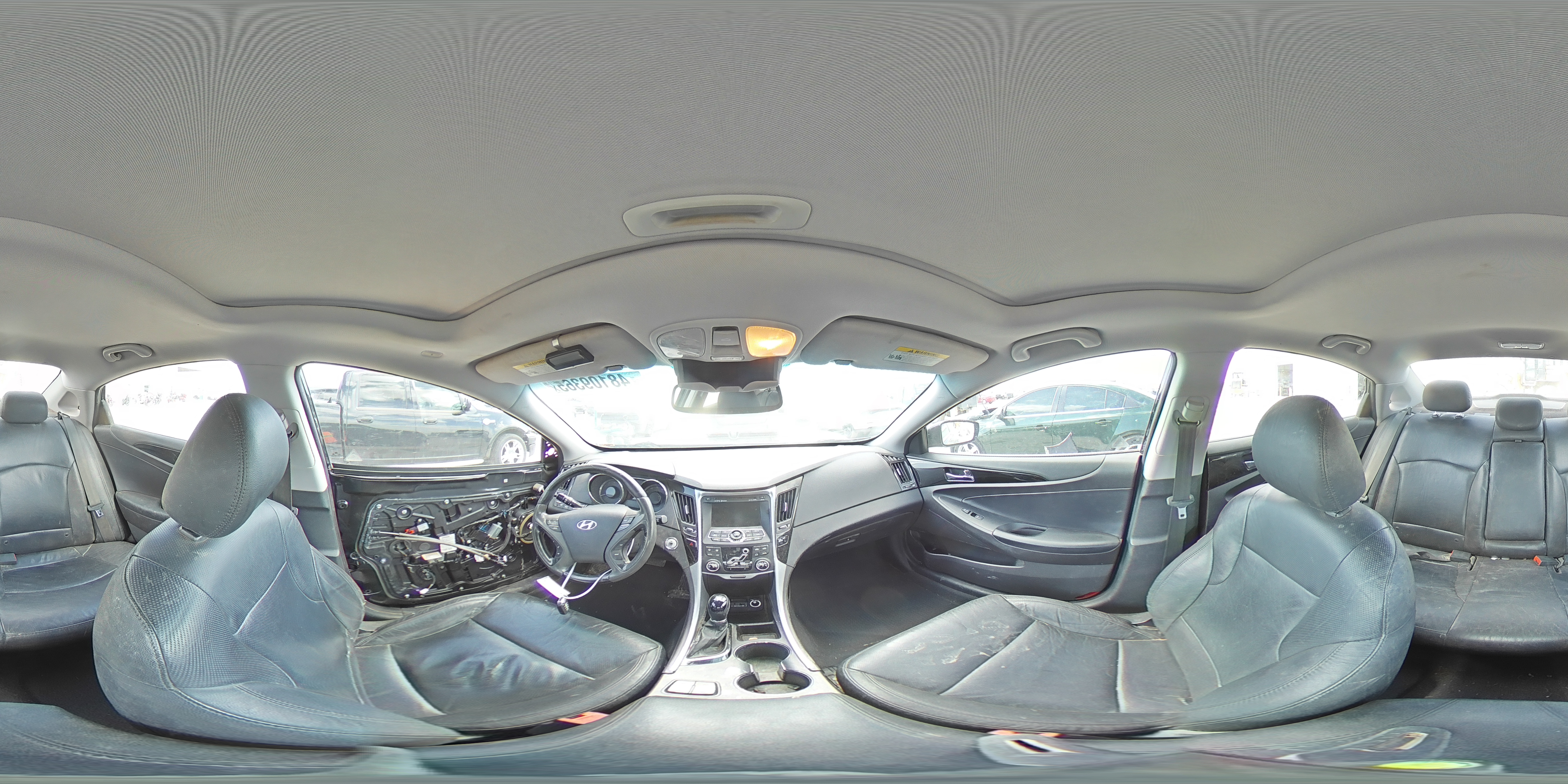 2011 Hyundai Sonata - Image 13
