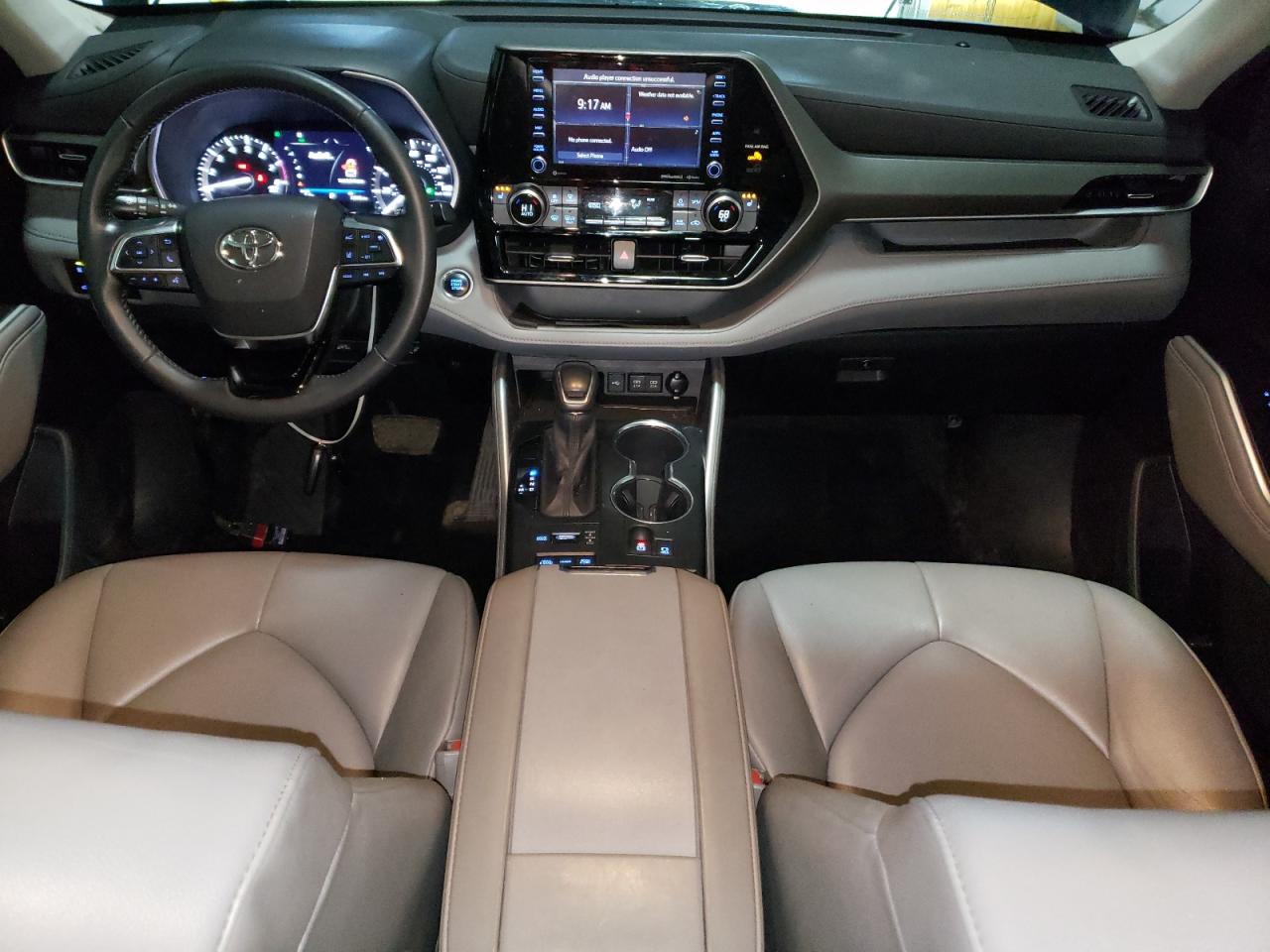 2021 Toyota Highlander - Image 8