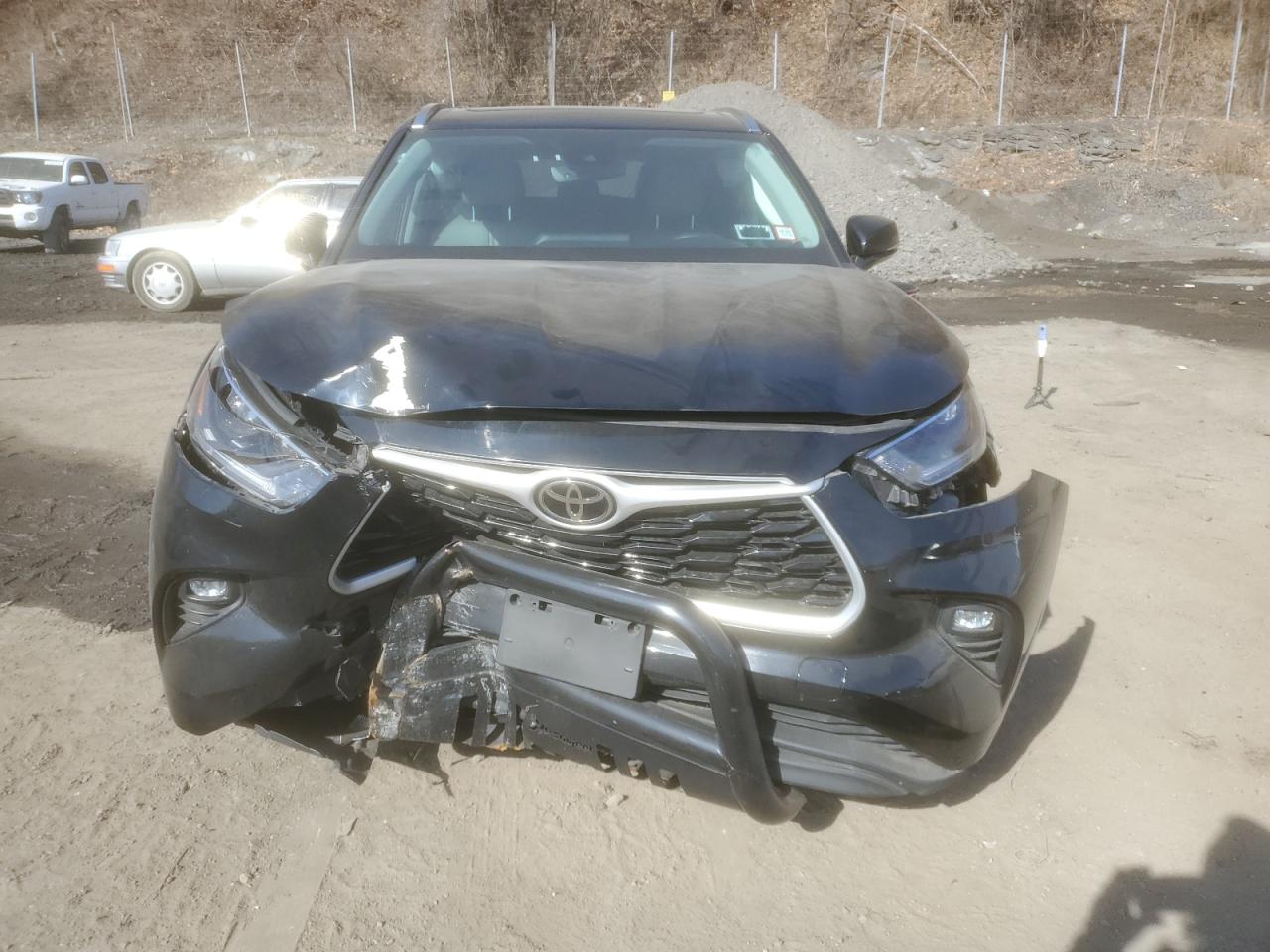 2021 Toyota Highlander - Image 5