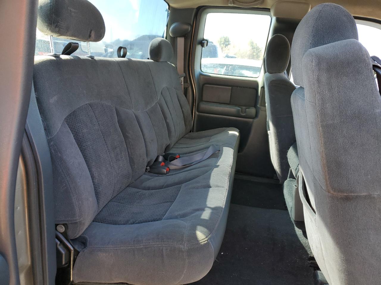 2002 Chevrolet Silverado - Image 10