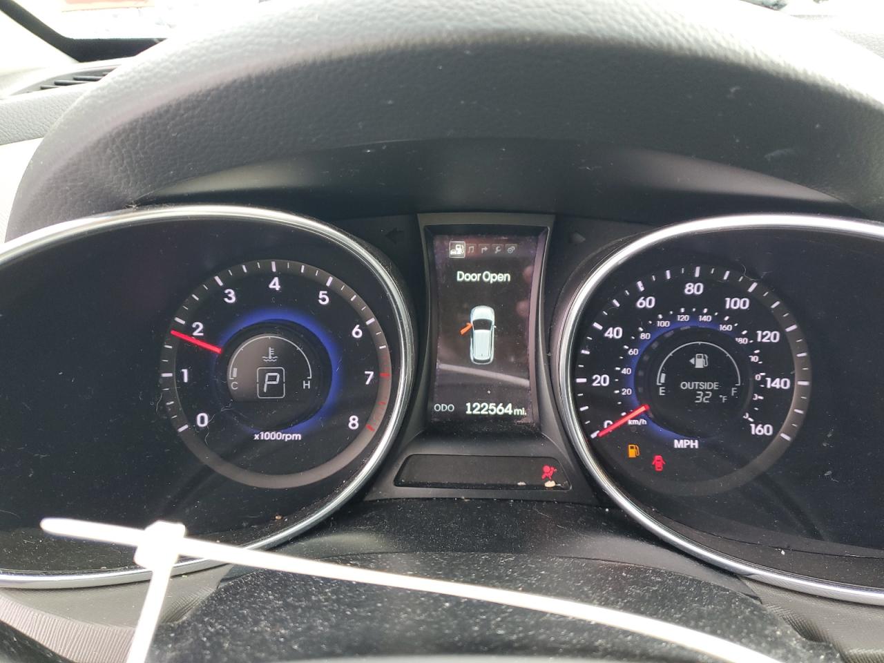 2016 Hyundai Santa Fe - Image 9