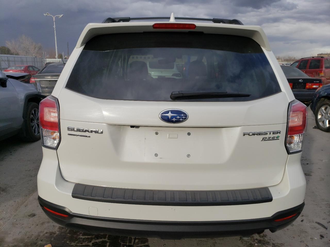 2017 Subaru Forester - Image 6