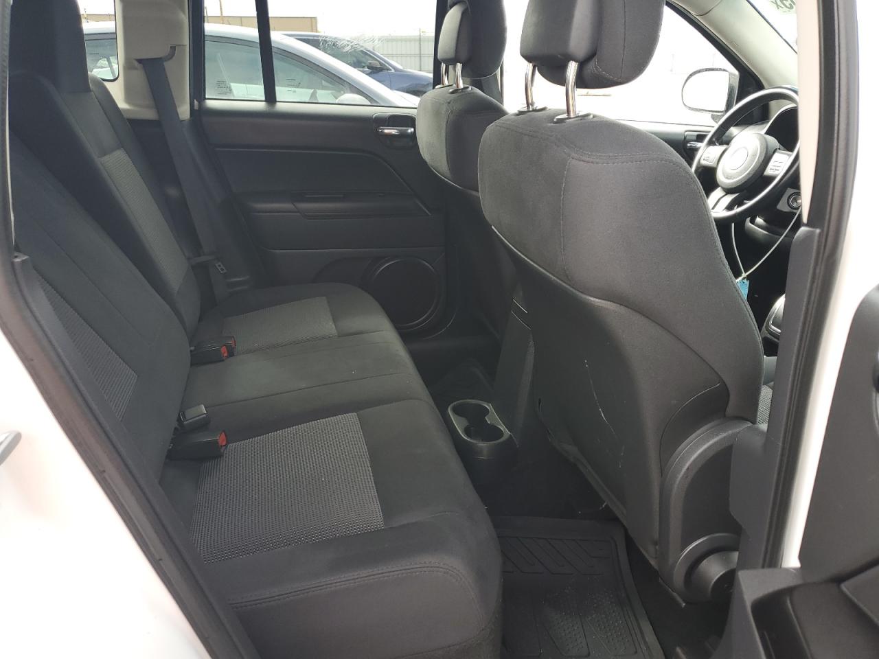 2011 Jeep Compass - Image 10