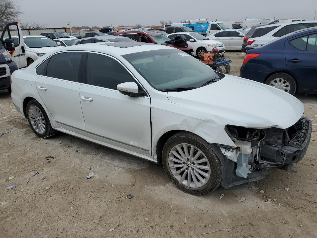 2016 Volkswagen Passat - Image 4