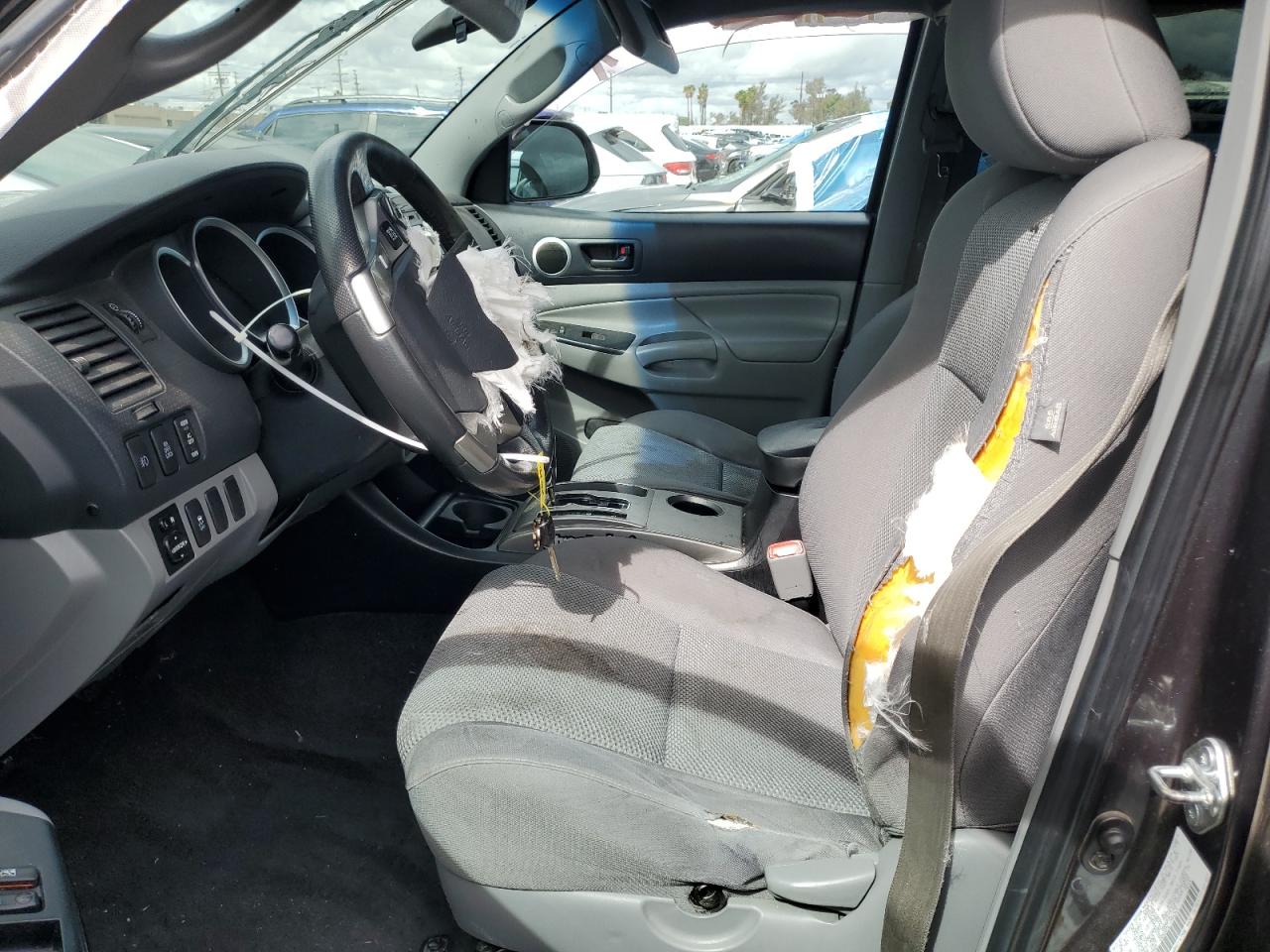 2015 Toyota Tacoma - Image 7