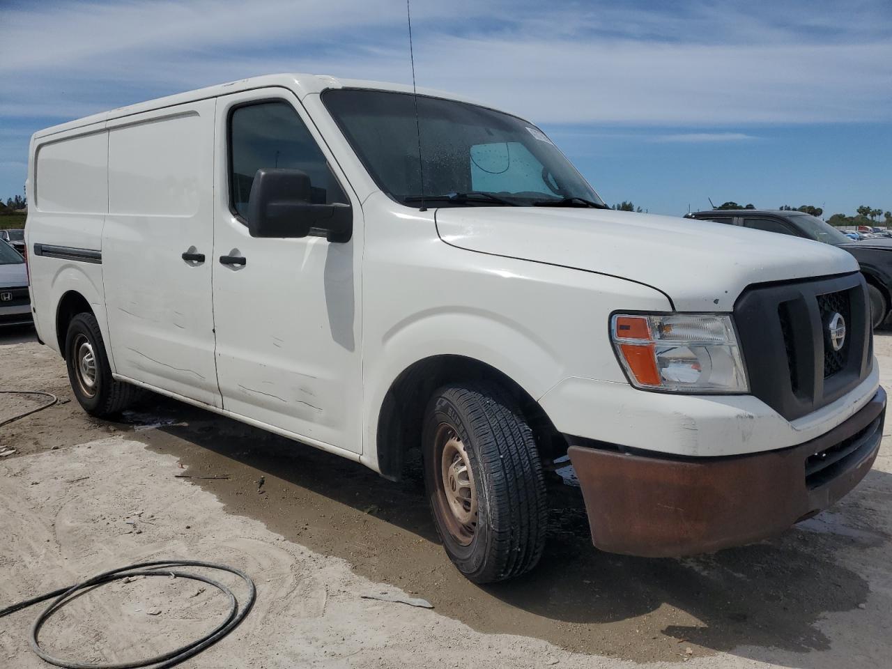 2012 Nissan NV - Image 4
