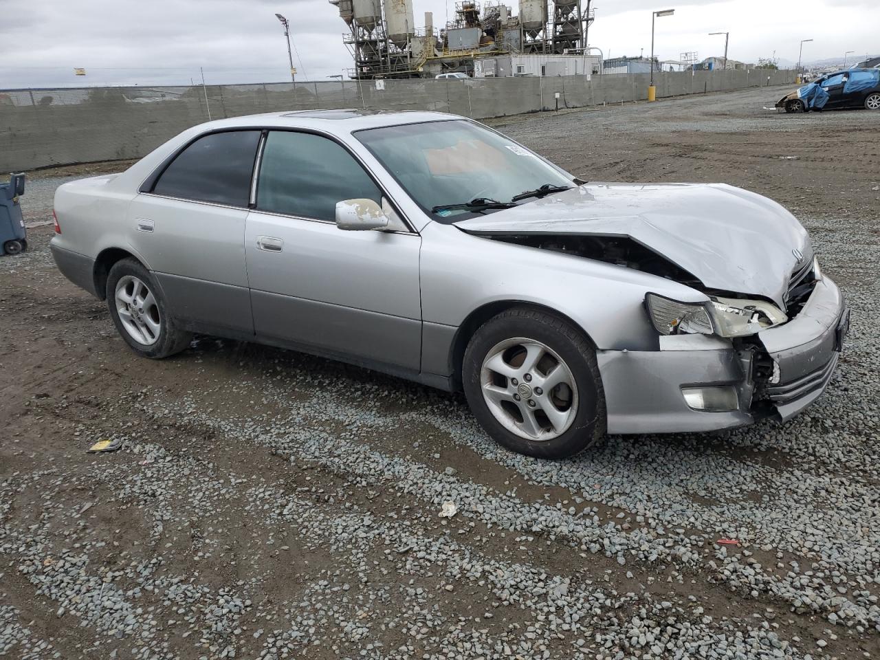 2000 Lexus ES - Image 4