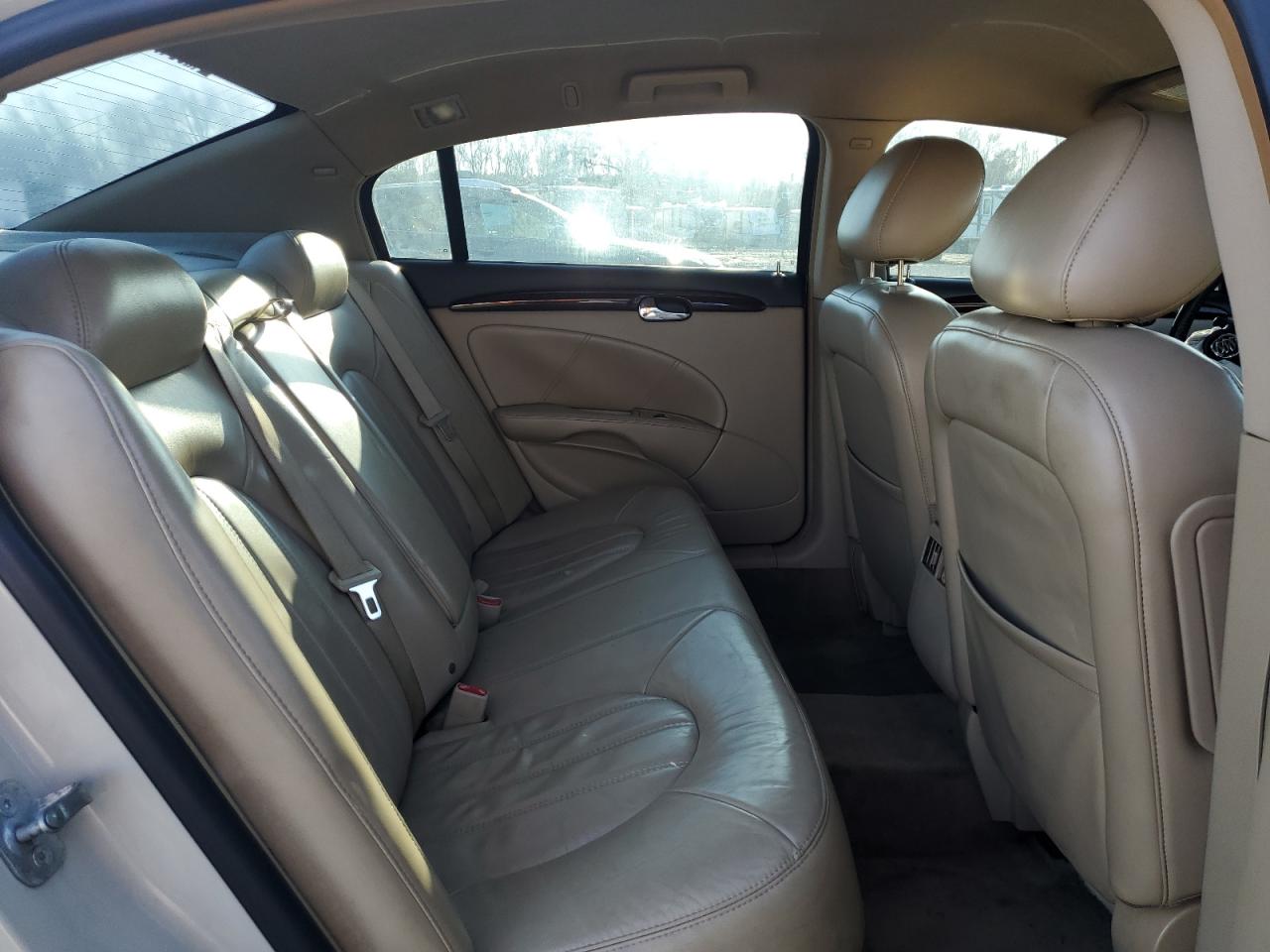 2011 Buick Lucerne - Image 10