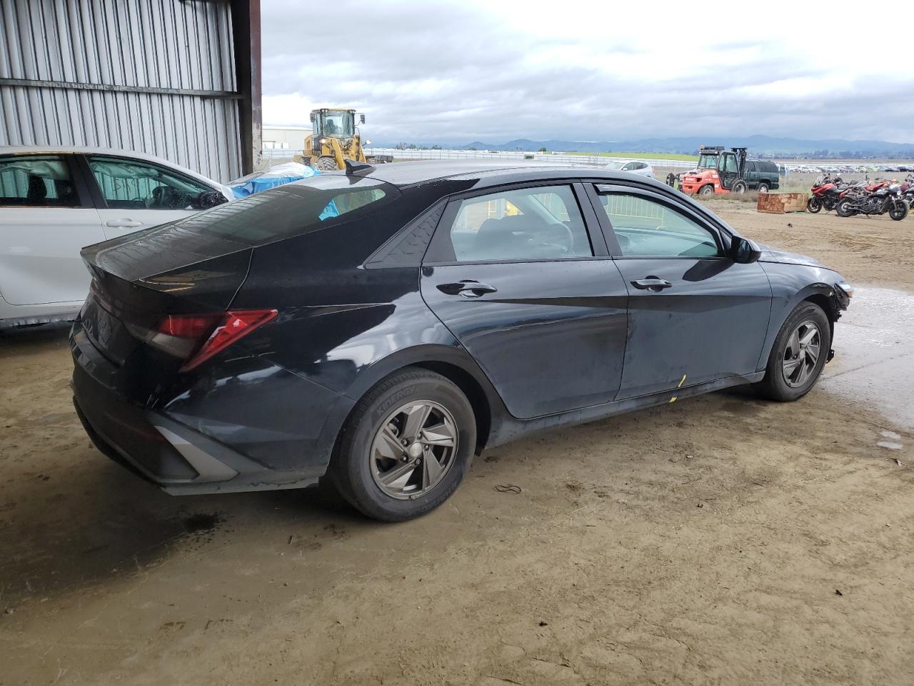 2024 Hyundai Elantra - Image 3