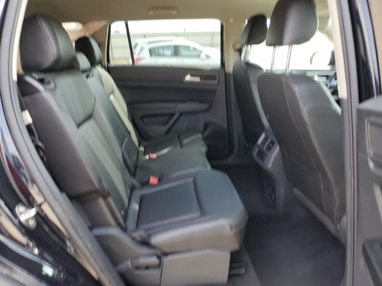 2018 Volkswagen Atlas - Image 11