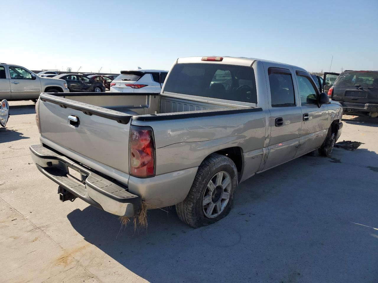 2005 Chevrolet Silverado - Image 3