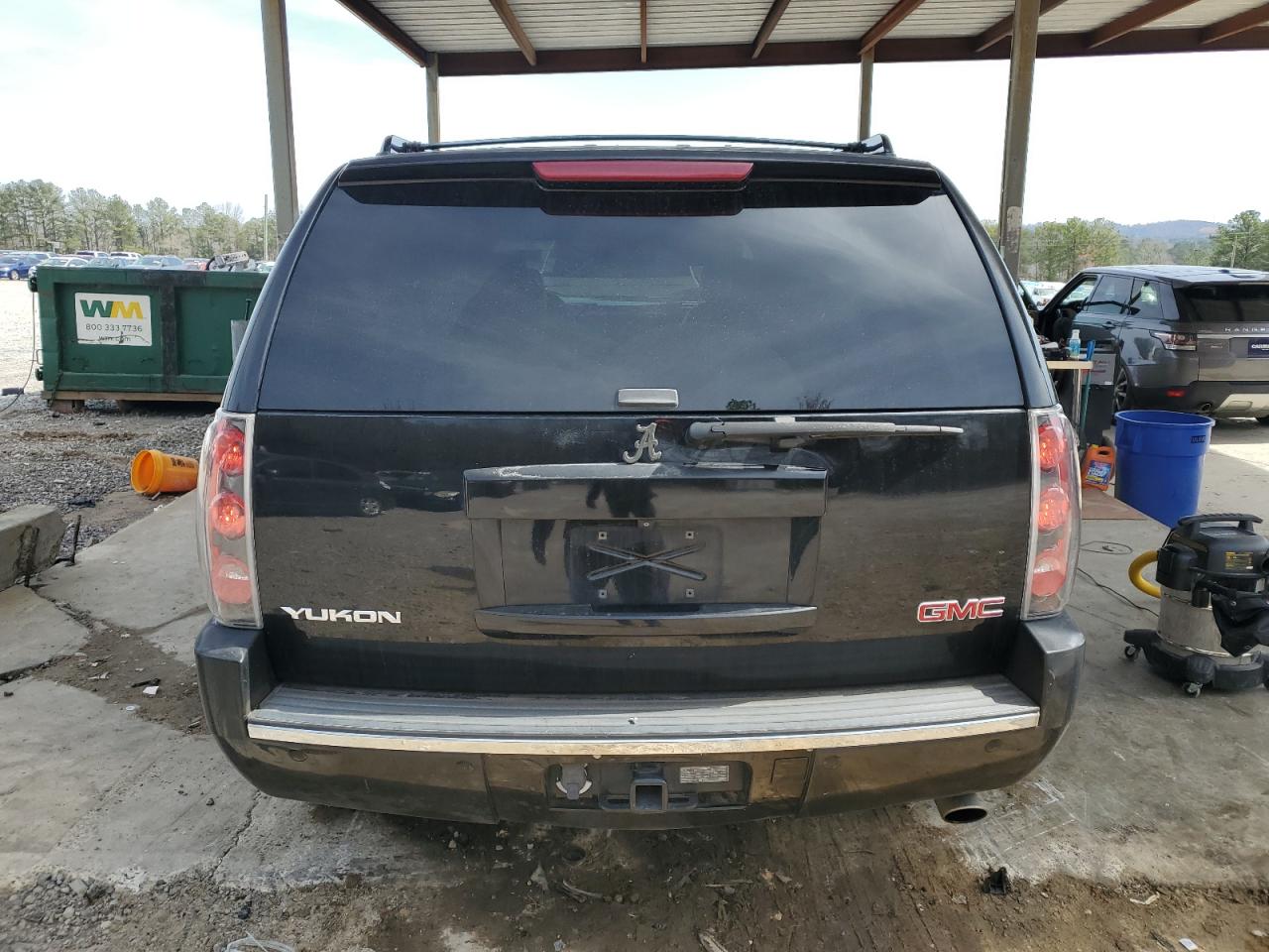 2008 GMC Yukon - Image 6