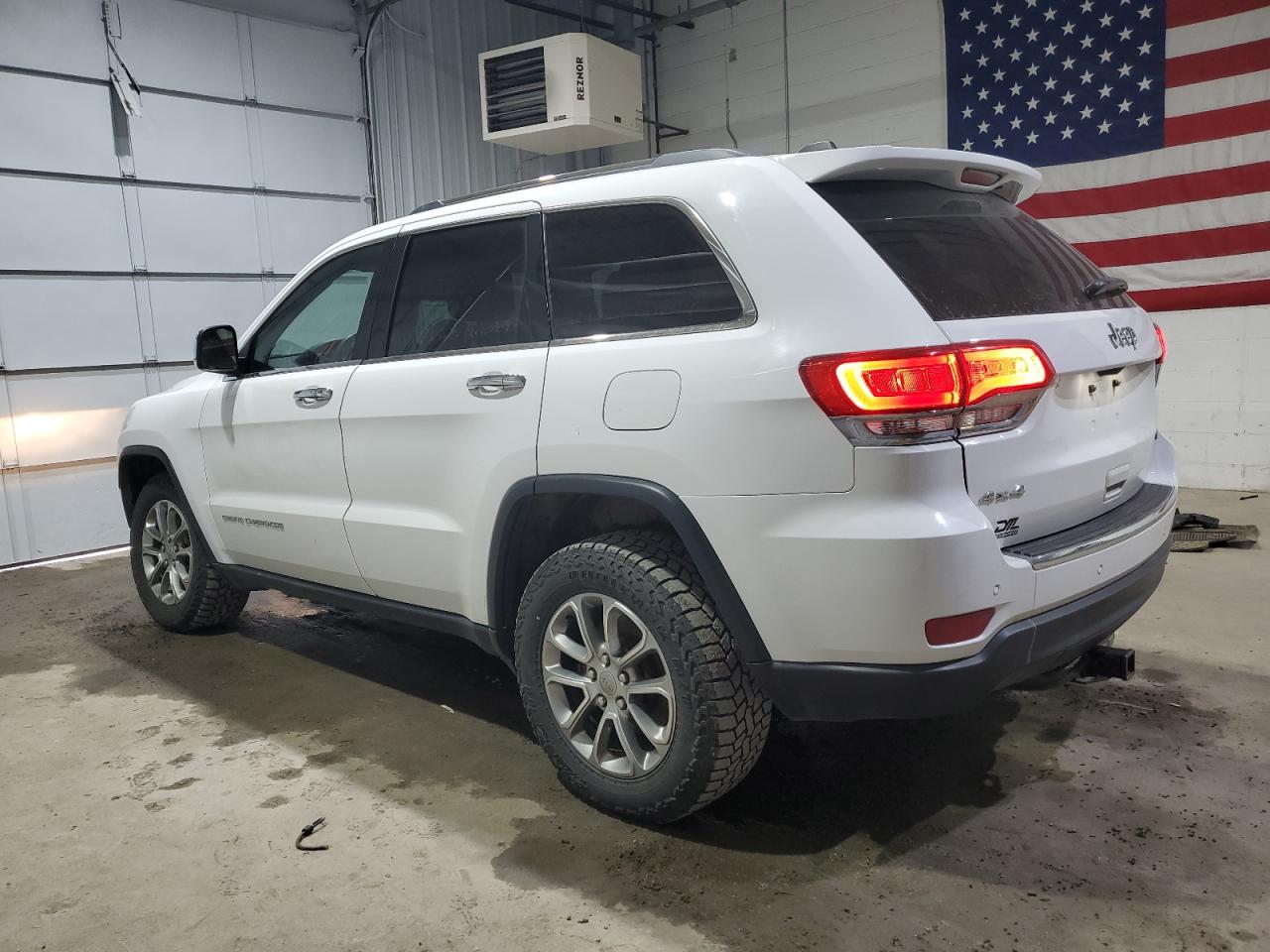 2015 Jeep Grand Cherokee - Image 2