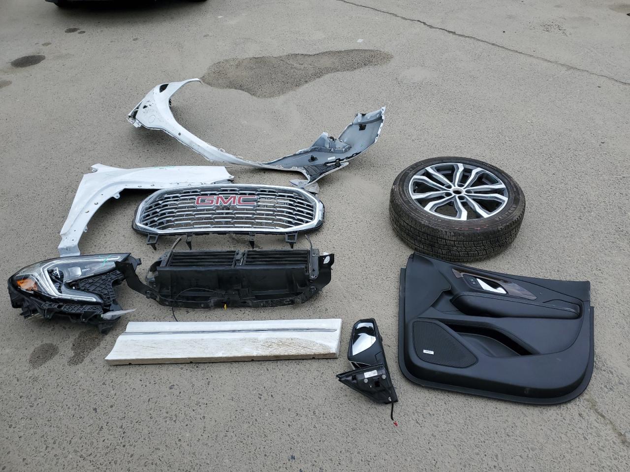 2019 GMC Terrain - Image 13